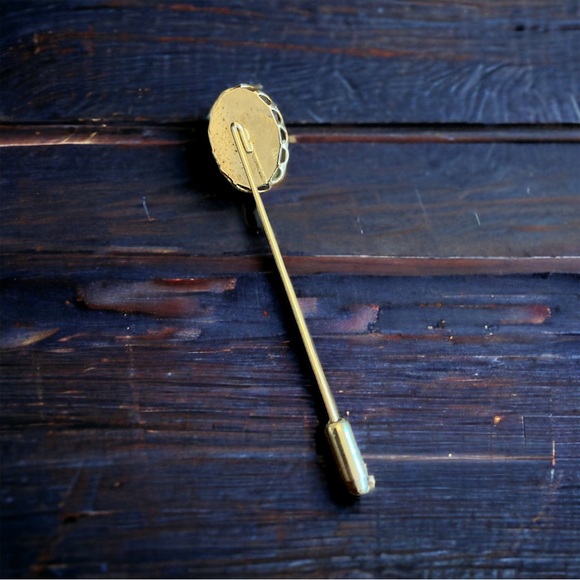 Cameo Hat Pin - Picture 2 of 4